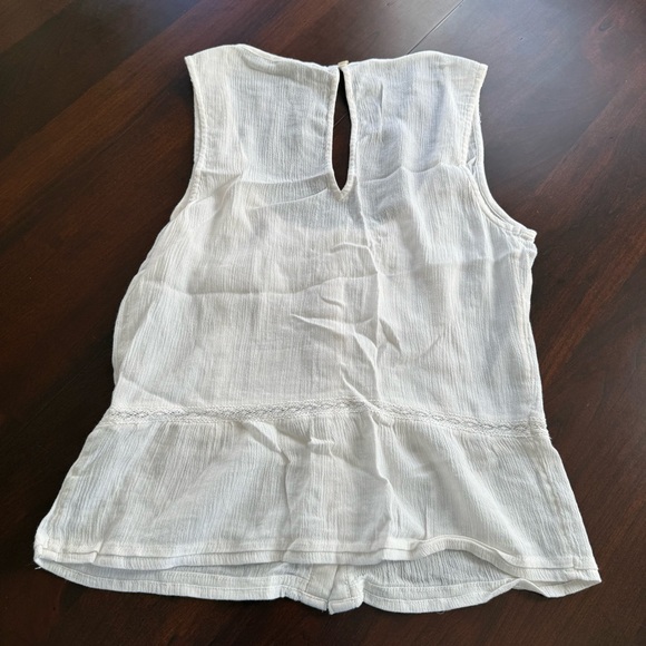 Abercrombie and Fitch white tank flowy top lace accents button size small - Picture 7 of 7